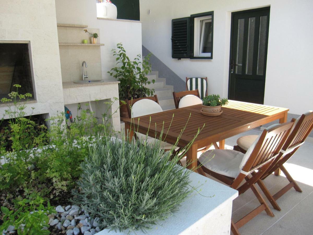 Apartments Kuzmanic Omis Luaran gambar
